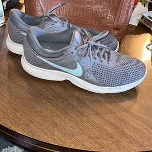 Nike Womens Revolution 4 AH8799-004 Gray Running Shoes Sneakers Size 9.5